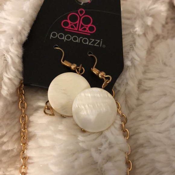 Paparazzi Faux Rose Gold and Pearl Earrings/Necklaces/Ring Jewelry Set - Picture 3 of 6